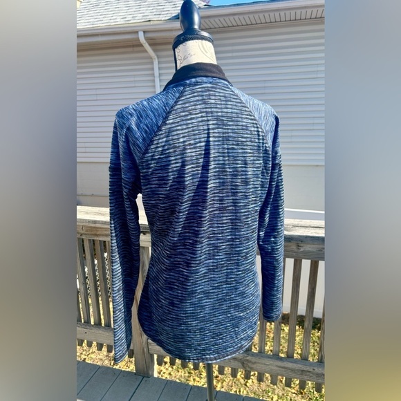 Avia Blue Moisture Wicking Athletic Top Size L EUC!​​​​ - Picture 5 of 7